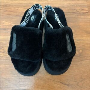 UGG FLUFF YEAH DISCO SLIDE BLACK STRAP SHEARLING SANDALS US 6 / EU 36 / UK 4